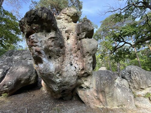 Image of Le Pilier de la Roche d'Hercule (assis) (7a)
